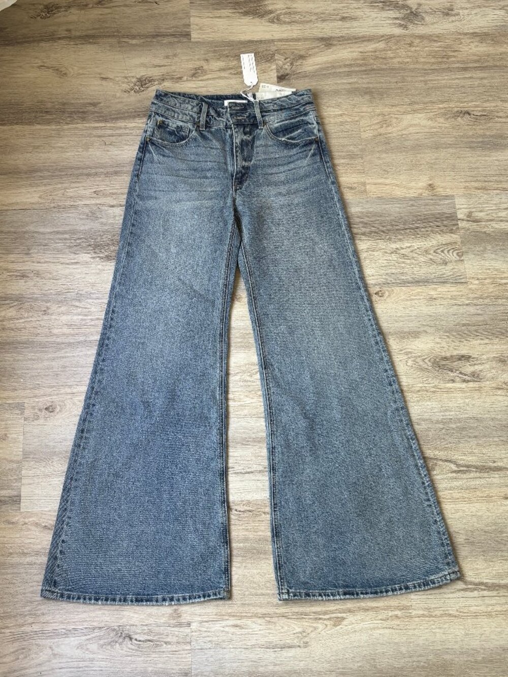 Petra 153 Wide Leg Jeans - Size 9/28 NWT